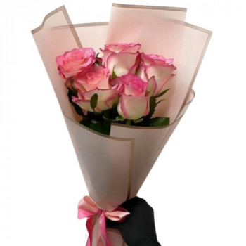 Bouquet of 5 pink roses