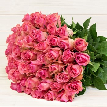 Rozā rozes. Izvēlieties ziedu skaitu!